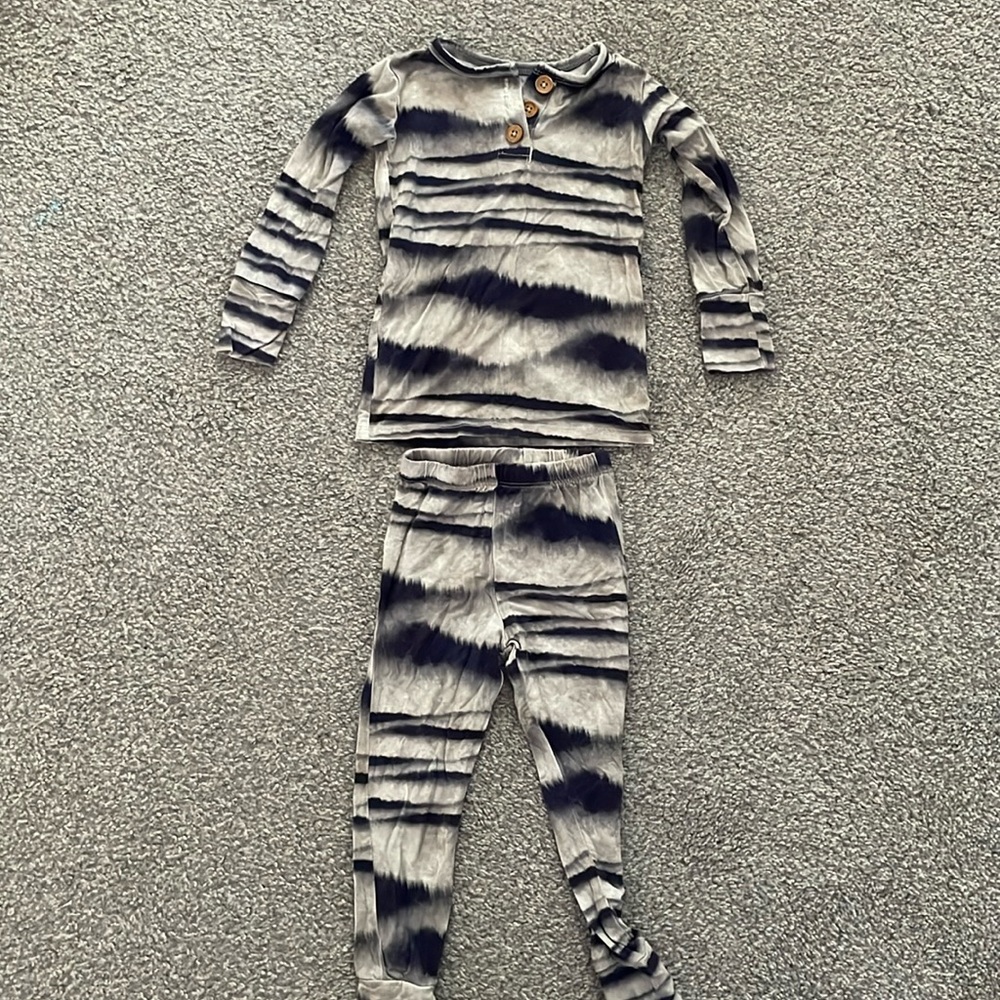 Posh Peanut Unisex pajamas navy and grey tie die